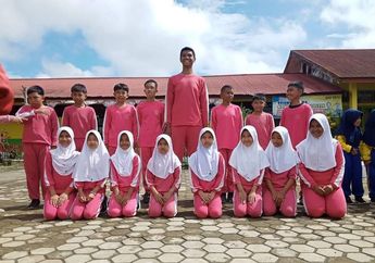 Berpostur Unik, Bocah SD di Jambi Tingginya Capai 2 Meter, Ngaku Susah Cari Baju dan Sepatu