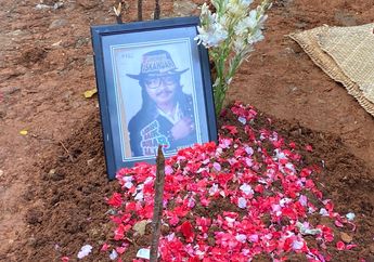 Penuh Haru! Keluarga Antar Jhonny Iskandar ke Peristirahatan Terakhir