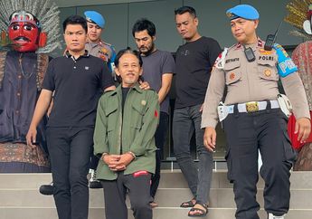 Senyum Sumringah Epy Kusnandar Saat Akan Jalani Tes Kesehatan Usai Ditangkap atas Kasus Narkotika