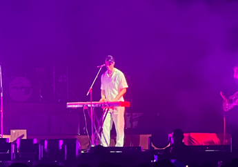 Elijah Woods Jadi Penampil Pembuka di Konser Niall Horan 2024