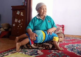 Kisah Inspiratif Nenek Ngatima, Tukang Pijat Berusia 100 Tahun yang Akan Naik Haji Hasil dari Menabung di Kresek Setiap Hari