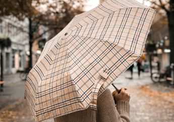 4 Arti Mimpi Beli Payung, Sebuah Firasat Akan Suatu Hal?