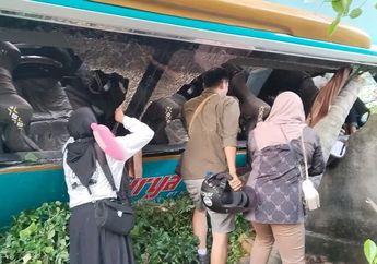 Innalillahi, Bus Surya Kencana Alami Kecelakaan hingga Terbalik di NTB, Diduga Sopir Mengantuk
