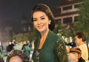 Anggun dan Elegan, Farah Quinn Banjir Pujian Saat Kenakan Kebaya Jawa Tradisional di Solo