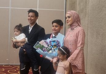 Tajir Melintir, Fairuz A Rafiq Pilih Beri Kado Wisuda Sederhana untuk Putra Sulung yang Baru Lulus SD