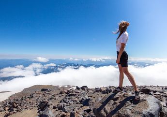4 Arti Mimpi Memegang Awan, Tanda Ingin Melepaskan Diri Dari Beban dan Tanggung Jawab!