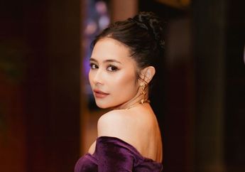 Menyala Ibu Produser! Prilly Latuconsina Tampil Elegan Kenakan Dress Ungu Belahan Tinggi