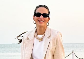 Cantiknya Gak Ada Lawan, Nia Ramadhani Pamer Gaya Modis bak ABG Kenakan Crop Top dan Rok Mini