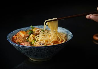 4 Arti Mimpi Makan Mie, Selamat! Keberuntungan Akan Datang Padamu