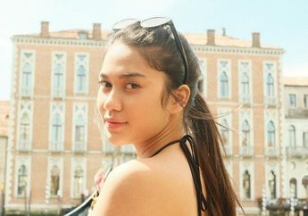 Cantiknya Istri Pesepak Bola Pratama Arhan, Azizah Salsha Kenakan Backless Dress di Itali
