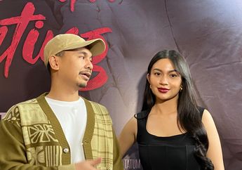 Ariel Tatum Ajari Raditya Dika Merokok Demi Syuting Catatan Harian Menantu Sinting