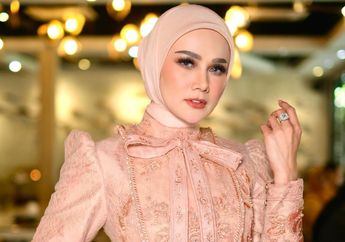 Hartanya Tembus Rp 17 Miliar, Mulan Jameela Justru Demen Santap Makanan Pinggir Jalan Ini Bareng sang Putra, Aksinya Jadi Sorotan