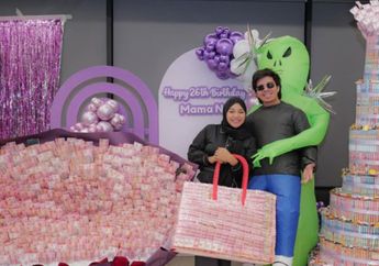 Buket dan Kue Uang Jutaan Rupiah Jadi Hadiah dari Atta Halilintar untuk Aurel Hermansyah, Fantastis!