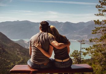 4 Zodiak yang Love Languagenya Physical Touch, Kamu nih?