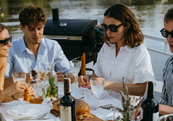 4 Zodiak yang Love Languagenya Quality Time, Kamu si Pengin Lama-lama Bareng Orang Tersayang