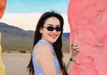 Makin Mirip ABG, Ayu Ting Ting Tampil Modis Kenakan Rok Mini Saat Liburan ke Amerika