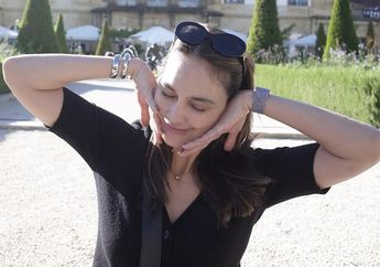 Luna Maya Pamer Gaya Modis ala Anak Sekolahan, Kenakan Baju dan Aksesoris Branded Ratusan Juta!