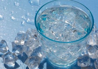 Sering Dianggap Sepele, Konsumsi Air Putih Es Ternyata Punya Segudang Manfaat Ini untuk Tubuh Lho!