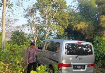Bikin Heboh, Terkuak Misteri Mobil Tetiba Masuk Kuburan di Banyumas