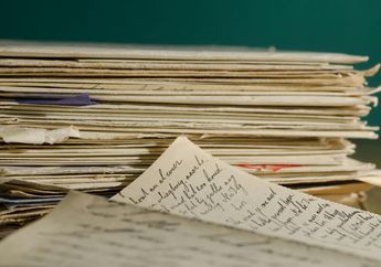 4 Arti Mimpi Dapat Surat, Pertanda Datangnya Kabar Baik hingga Kerinduan