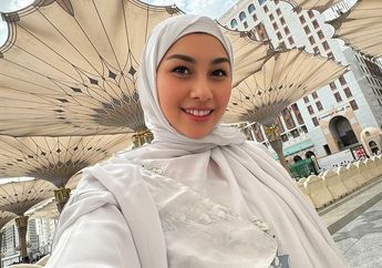 Intip 4 Potret Santun Nisya Ahmad Selama Beribadah Haji, Tampilan Adik Raffi Ahmad Jadi Sorotan!