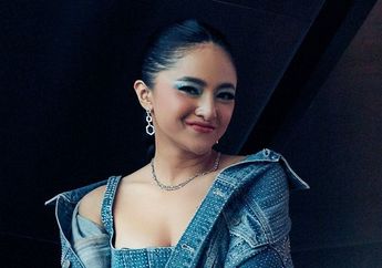 Masya Allah Cantiknya, Intip Gaya All-Denim Marshanda di Gala Premiere Series Induk Gajah