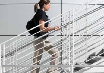 5 Arti Mimpi Naik Tangga Bukan Pertanda Buruk, Ada Ambisi sampai Bakal Raih Kesuksesan