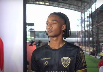 BREAKING NEWS - Muangthong United Perkenalkan Ronaldo Kwateh, Pemain Indonesia Kedua di Thai League