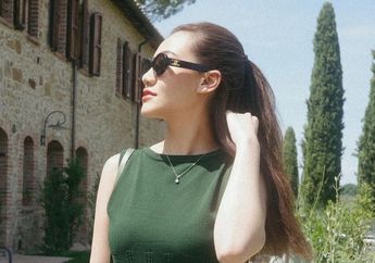 Tampil Elegan dengan Dress Ratusan Ribu, Potret Aaliyah Massaid Saat Honeymoon Banjir Pujian