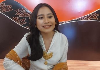 Prilly Latuconsina Rayakan Budaya Lokal Melalui Karya