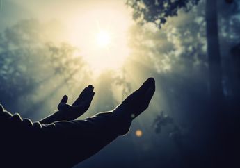 5 Shio Paling Rajin Mendoakan Orangtua Mereka, Berharap Bahagia Dunia dan Akhirat