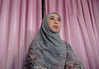 Pindah ke Mesir Sekeluarga, Oki Setiana Dewi Tak Bawa Sang Putra Bungsu, Ini Alasannya