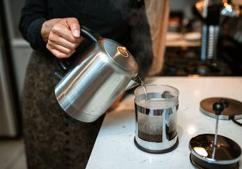 5 Arti Mimpi Minum Air Panas Sebaiknya Diwaspadai, Ada Pesan Tersembunyi di Baliknya