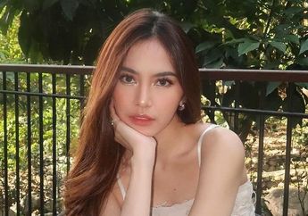 Dipuji bak Malaikat di Atas Panggung, Mahalini Tampil Serba Putih nan Glamor dengan Busana Desainer