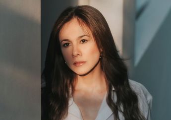 Body Goals Jadi Sorotan, Potret Wulan Guritno Pakai Outfit Serba Putih dengan Gaya Bak ABG