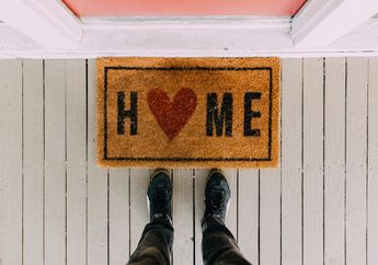 3 Tips Agar Teras Rumah Aman dan Kering dari Genangan Air Saat Musim Hujan Tiba