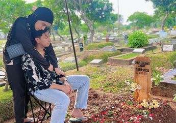 Kesedihan Sonny Septian Usai Meninggalnya Ibunda, Suami Fairuz A Rafiq Akui Masih Salah Kirim Doa