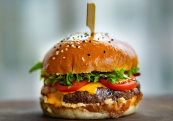 5 Shio Paling Suka Makanan Cepat Saji, Pas Lapar Bisa Langsung Hap!