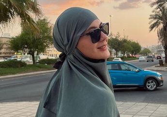Paula Verhoeven Bagikan Foto Tampilan Santun dengan Tas Branded Saat Umrah, Banjir Komentar Netizen