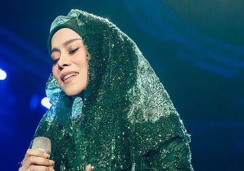 Bersinarnya Sang Bintang, Lesti Kejora Tampil Berkebaya Megah di Konser Tunggal Pertamanya