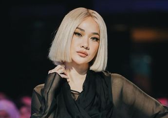 Manggung di Malaysia, Bunga Citra Lestari Tampil Glamor dengan Mini Dress Desainer Tanah Air