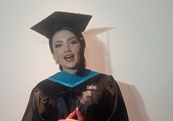 Selamat! Tsania Marwa Wisuda S2 dengan Predikat Cumlaude, Sandang Gelar Magister Psikologi Profesi Klinis
