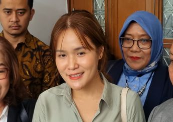 Murah Senyum, Jessica Wongso Tampil Stylish Saat Hadiri Sidang PK