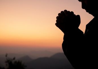 5 Shio Paling Suka Diam-diam Mendoakan Gebetan, Biar Hanya sang Pencipta yang Tahu