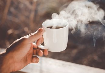 Tolong Jangan Biasakan Minum Kopi Saat Perut Kosong, Bahayanya Bikin Geleng-geleng Kepala!