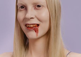 4 Tips Membuat Darah Palsu untuk Halloween, Pakai Bahan Dapur yang Mudah Ditemukan Ini Yuk!