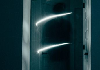 4 Arti Mimpi Diikuti Makhluk Astral, Firasat sampai Pengingat Masa Lalu