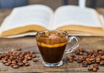 5 Tips Efektif Membersihkan Gelas dari Noda Kopi atau Teh, Coba Pakai Bahan Sederhana Ini yuk!