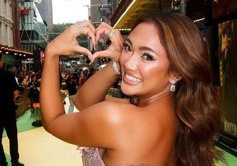 Hadiri Event Internasional Bareng Ariana Grande, Marion Jola Tampil Menawan Kenakan Mini Dress Pink