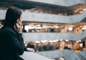 3 Shio yang Rentan Kesepian Meskipun Berada di Tempat Umum, Suka Berpikir Mendalam dan Memendam Perasaan